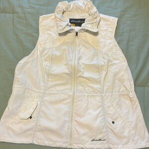 Eddie Bauer women’s travex White 1 X vest. Great for a light coverage outdoors